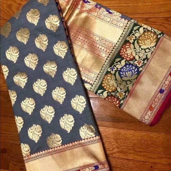 Gorgeous  Katan Semi Silk  Sari With Blouse - Picture 5 of 7